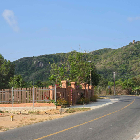 SIÊU VIP KHU NHÀ VƯỜN - Dt 425m2 10m x 43m có thổ cư, shr ra biển 10p